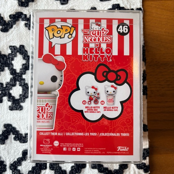 Funko Pop Hello Kitty in Noodle Cup #46 - Picture 3 of 6